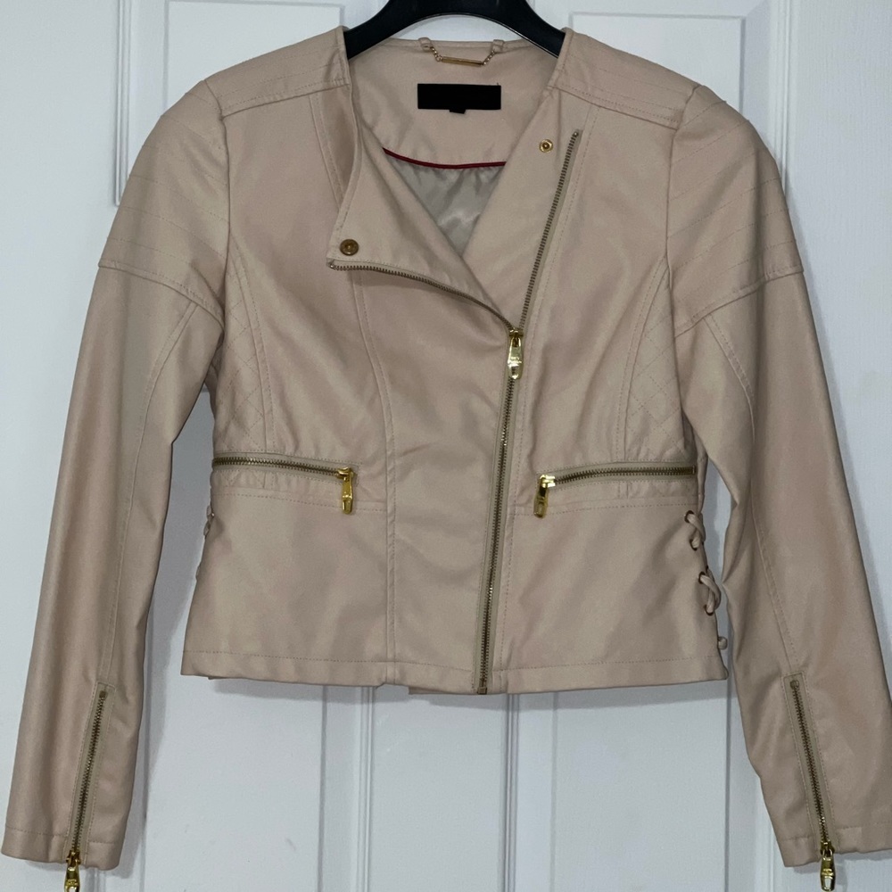 STEVE MADDEN leather jacket stylish light pink jacket medium. Zippers. Cute